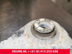 Renault Trafic Querlenker unten rechts vorne O72098 foto 3