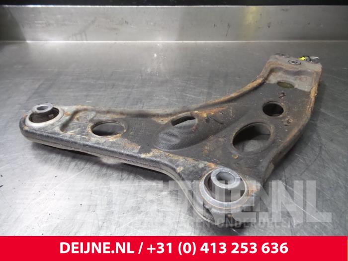 Renault Trafic Draagarm onder rechts-voor O72099