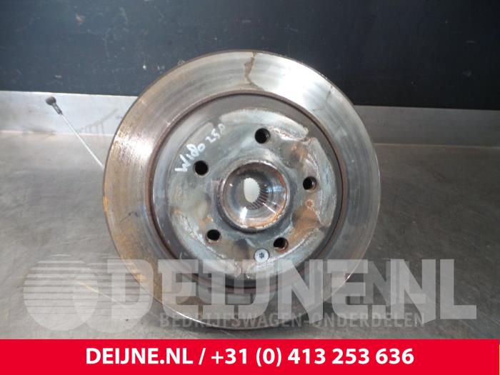 Mercedes Vito Fusee rechts-achter O72119