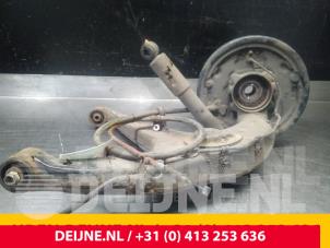 Toyota Hiace Fusee rechts-achter O72142 foto 2