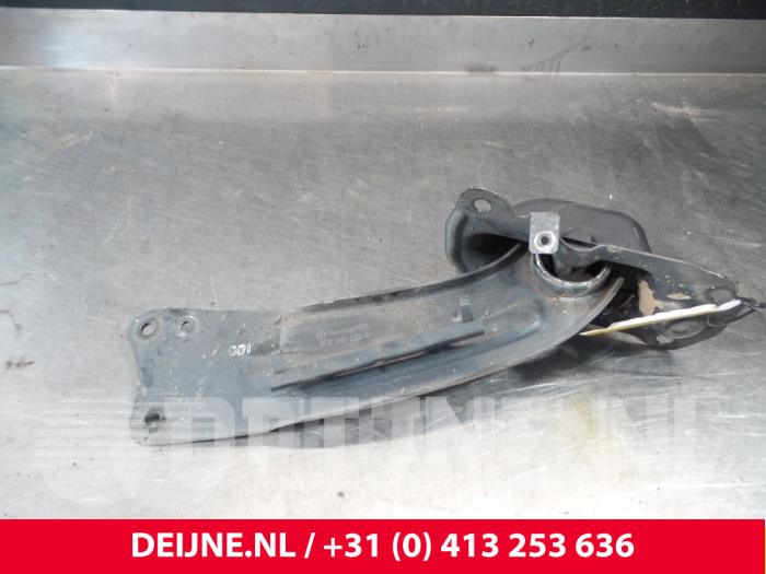 Volkswagen Passat Rear wishbone, left O72171