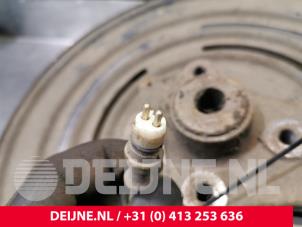 Nissan Primastar Rear wheel bearing O72225 photo 3