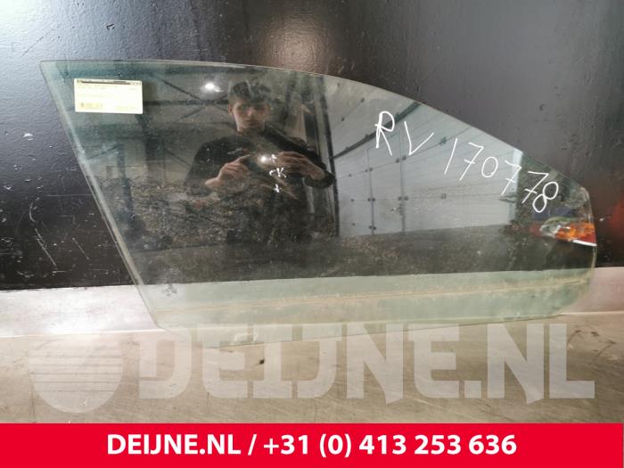 Volkswagen Golf Door window 4-door, front right O36519