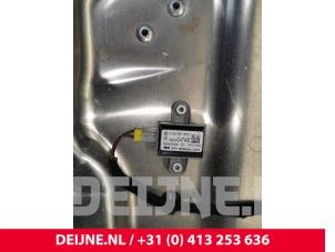 Mercedes C-Klasse Window mechanism 4-door, front left O37040 photo 3