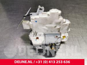 Audi A4 Door lock mechanism 4-door, front left O38864 photo 3