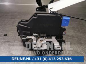 Volkswagen Golf Front door lock mechanism 4-door, right O39225 photo 2