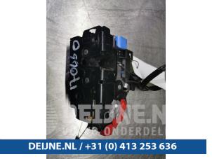 Volkswagen Golf Front door lock mechanism 4-door, right O39225 photo 4