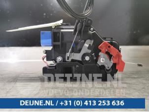 Volkswagen Golf Front door lock mechanism 4-door, right O39225 photo 3