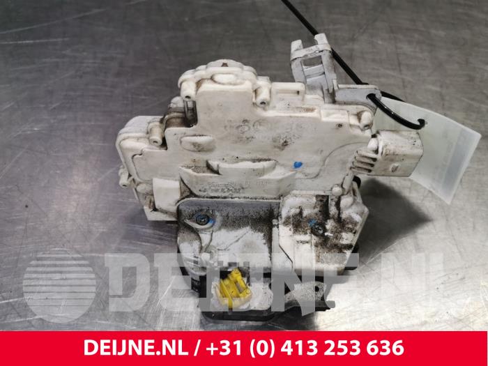 Audi A4 Türschlossmechanik 4-türig rechts hinten O39309