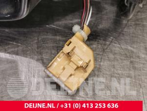 Audi A4 Buitenspiegel links O39487 foto 2