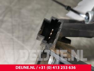 Renault Kangoo Ruitenwissermotor achter O45307 foto 2