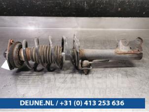 Mercedes A-Klasse Stoßdämpferstrebe rechts vorne O51684 foto 3