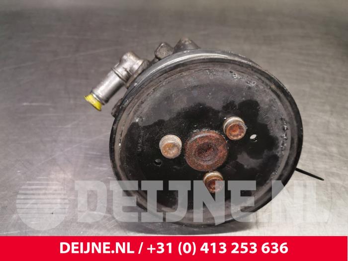 Gebruikte Servopomp Audi A4 (B7) 2.7 TDI V6 24V Prijs € 25,00 Margeregeling aangeboden door van Deijne Onderdelen Uden B.V.