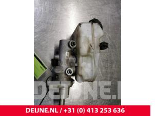 Gebruikte Hoofdremcilinder Volkswagen Transporter T6 2.0 TDI DRF Prijs € 12,10 Inclusief btw aangeboden door van Deijne Onderdelen Uden B.V.