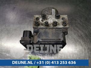 Gebruikte ABS Pomp Ford Mondeo Prijs € 30,00 Margeregeling aangeboden door van Deijne Onderdelen Uden B.V.