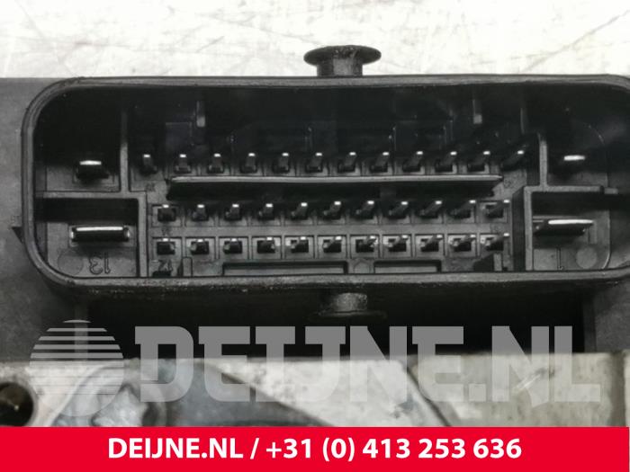 Gebruikte ABS Pomp Mercedes Sprinter Prijs € 248,05 Inclusief btw aangeboden door van Deijne Onderdelen Uden B.V.