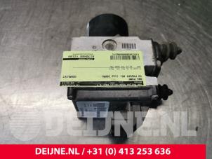 Volkswagen Passat ABS Pumpe O56371 foto 3