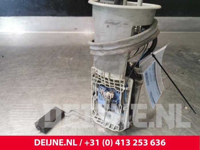 Volkswagen Passat Electric fuel pump O63134