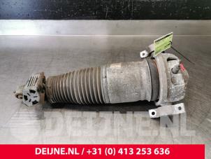 Gebruikte Achterpoot links Volkswagen Touareg (7LA/7L6) 2.5 TDI R5 Prijs € 50,00 Margeregeling aangeboden door van Deijne Onderdelen Uden B.V.