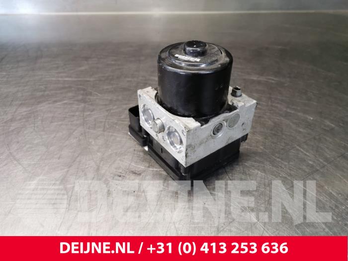 Volkswagen Transporter ABS Pomp O72396