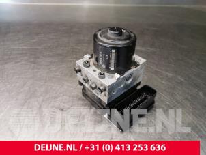 Volkswagen Transporter ABS Pumpe O72396 foto 2