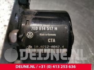 Volkswagen Transporter ABS Pumpe O72396 foto 4