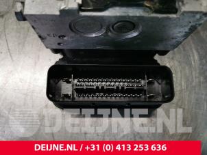 Volkswagen Transporter ABS Pumpe O72396 foto 3