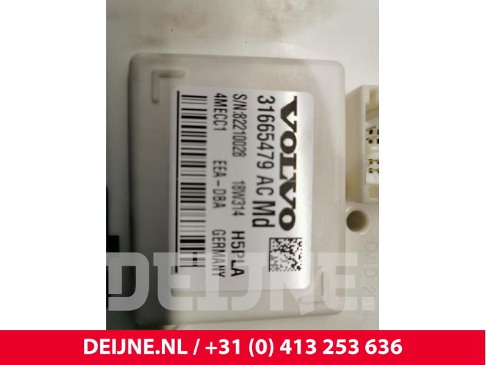 Central electronic module van een Volvo XC60 II (UZ) 2.0 T5 16V AWD 2019