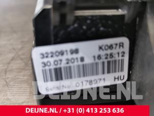 Volvo XC60 Fuse box O72574 photo 3