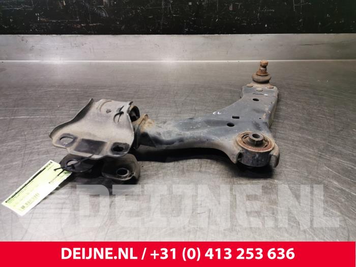 Volvo XC60 Draagarm onder links-voor O72679