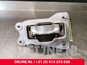 Gebruikte Motorrubber Volvo XC60 II (UZ) 2.0 T5 16V AWD Prijs € 50,00 Margeregeling aangeboden door van Deijne Onderdelen Uden B.V.