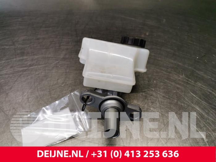 Gebruikte Hoofdremcilinder Volvo XC60 II (UZ) 2.0 T5 16V AWD Prijs € 90,00 Margeregeling aangeboden door van Deijne Onderdelen Uden B.V.