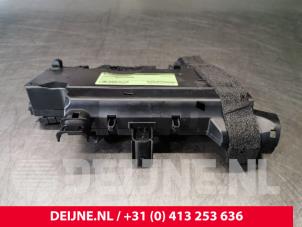 Volvo XC90 Zekeringkast O72805 foto 2