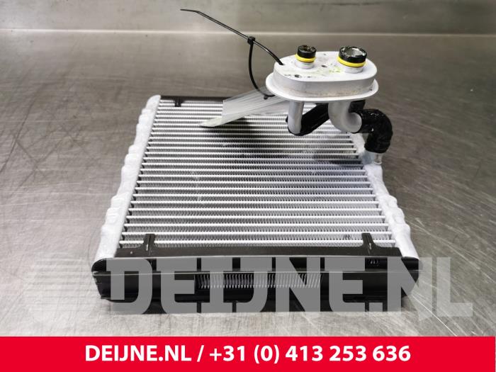 Gebruikte Aircoverdamper Volvo XC90 II 2.0 D5 16V AWD Prijs € 150,00 Margeregeling aangeboden door van Deijne Onderdelen Uden B.V.