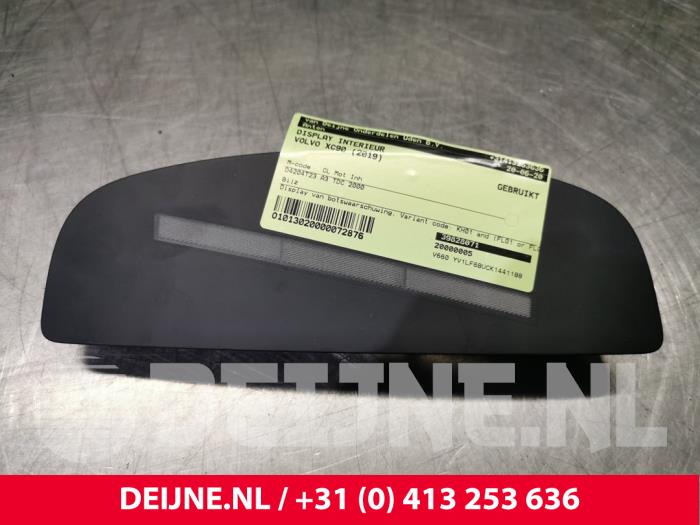 Gebruikte Display Interieur Volvo XC90 II 2.0 D5 16V AWD Prijs € 75,00 Margeregeling aangeboden door van Deijne Onderdelen Uden B.V.