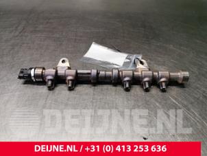 Gebruikte Injector brug Opel Corsa D 1.3 CDTi 16V ecoFLEX Prijs € 23,00 Margeregeling aangeboden door van Deijne Onderdelen Uden B.V.