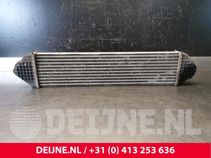 Intercooler van een Volvo V40 Cross Country (MZ) 1.6 D2 2015