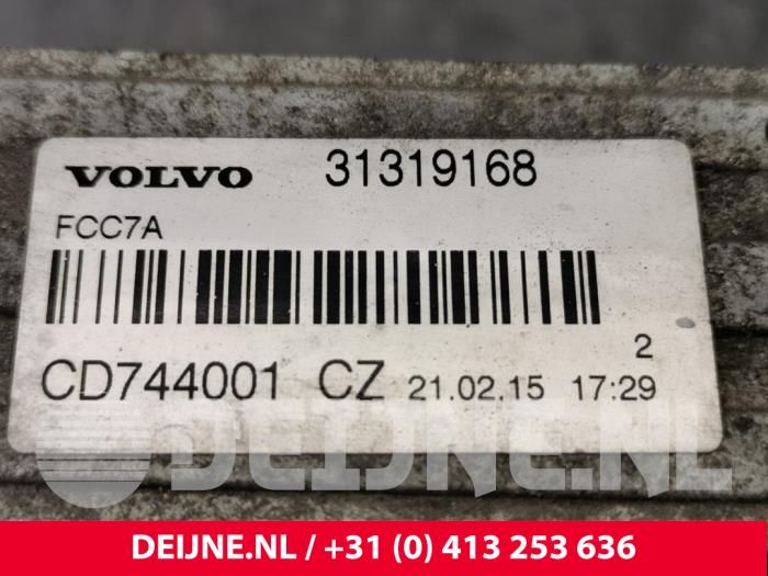 Intercooler van een Volvo V40 Cross Country (MZ) 1.6 D2 2015