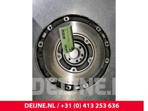 Gebruikte Vliegwiel dubbele massa Volvo V40 Cross Country (MZ) 1.6 D2 Prijs € 150,00 Margeregeling aangeboden door van Deijne Onderdelen Uden B.V.