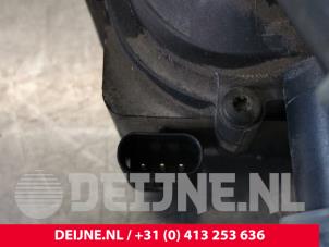 Volvo XC90 Extra waterpomp O73079 foto 2