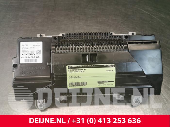 Volvo XC90 Tacho - Kombiinstrument KM O73180