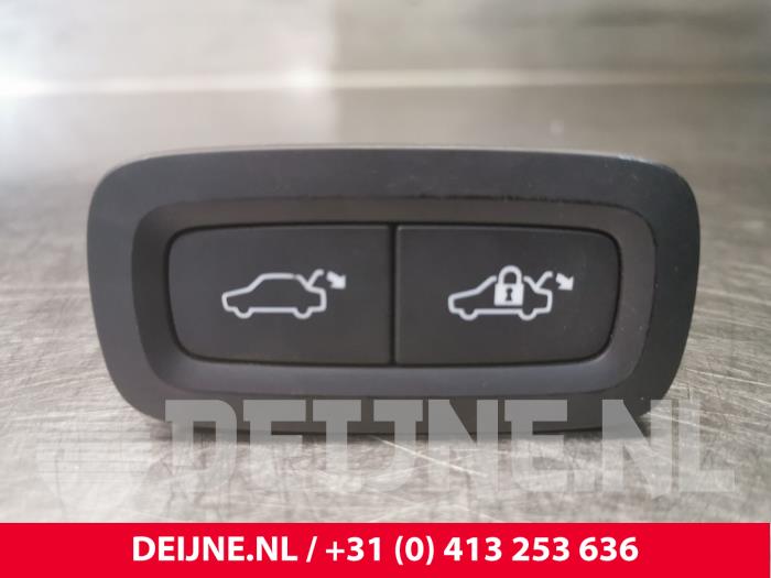Volvo XC90 Schakelaar achterklep O73252
