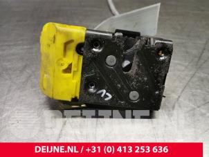 Volvo V70 Door lock mechanism 4-door, front left O73617 photo 2