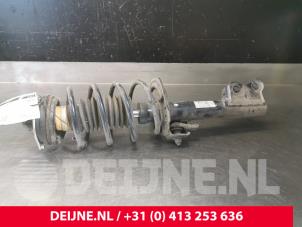 Gebruikte Mac Phersonpoot links-voor Mercedes B-Klasse Prijs € 50,00 Margeregeling aangeboden door van Deijne Onderdelen Uden B.V.