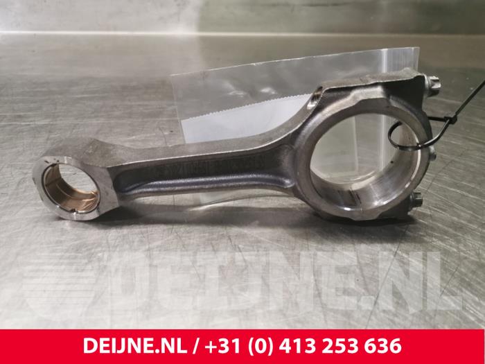 Gebruikte Drijfstang Ford Transit Prijs € 96,80 Inclusief btw aangeboden door van Deijne Onderdelen Uden B.V.