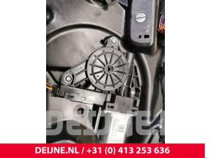 Volvo V60 Ruitmechaniek 4Deurs rechts-achter O73930 foto 2