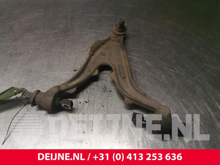 Volvo V70/S70 Querlenker unten rechts vorne O73968