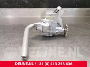 Gebruikte Oliepomp Mercedes Sprinter Prijs € 90,75 Inclusief btw aangeboden door van Deijne Onderdelen Uden B.V.