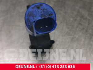 Volvo V60 Windscreen washer pump O74137 photo 2