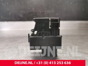 Volvo XC40 Handrem schakelaar O74303 foto 3